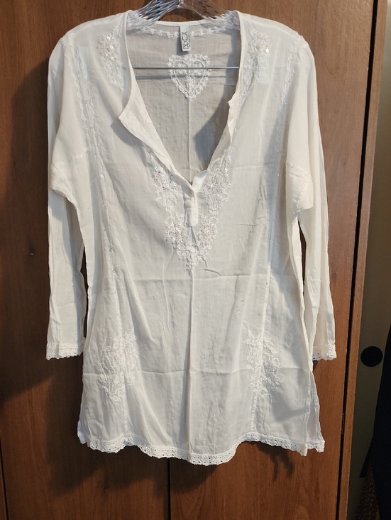 BECCA Other - BECCA Beautiful White Embroidered Swim Coverup Tunic M/L